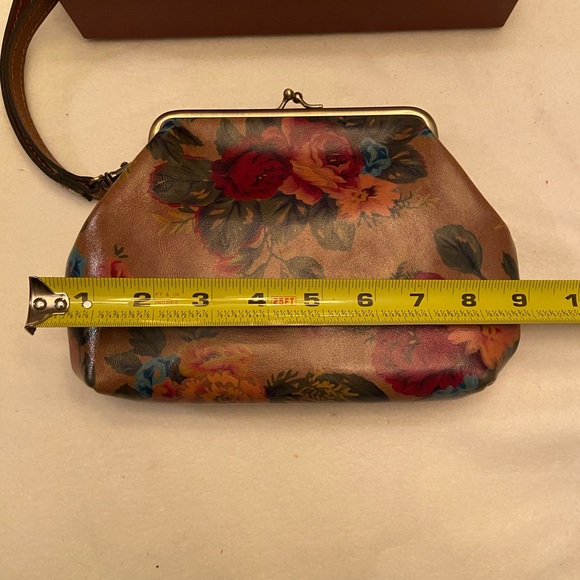 NIB Patricia Nash Kiss lock Wristlet - Floral Vintage Victorian Garden - Picture 7 of 9